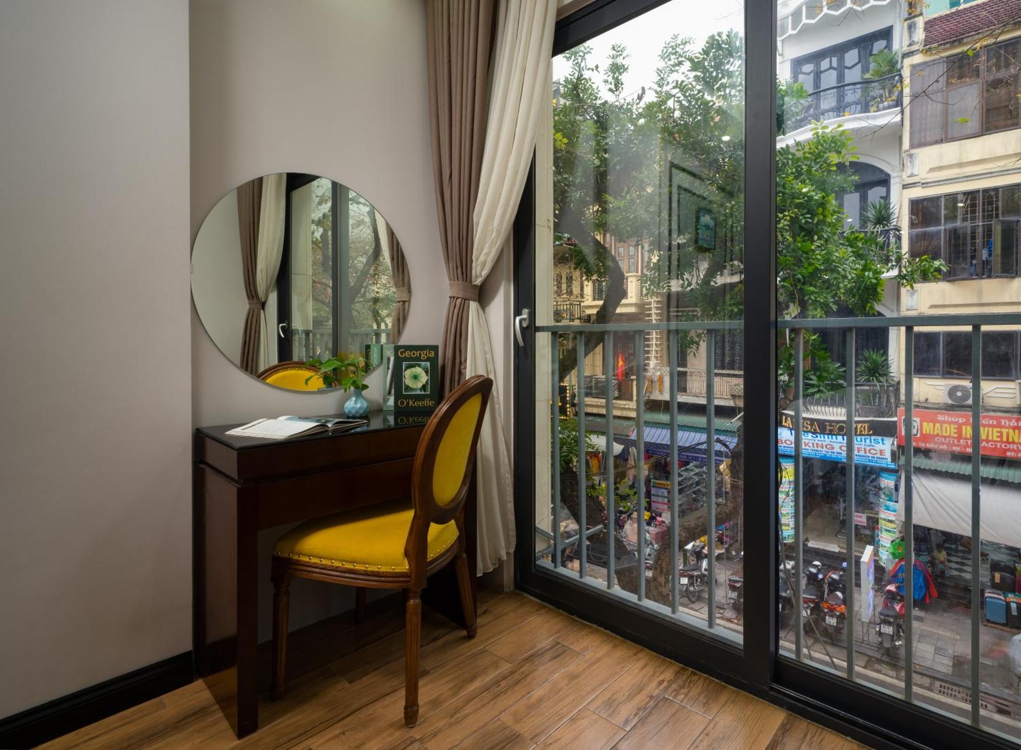 Bella Premier Hotel & Rooftop Skybar Hanoi Exterior photo