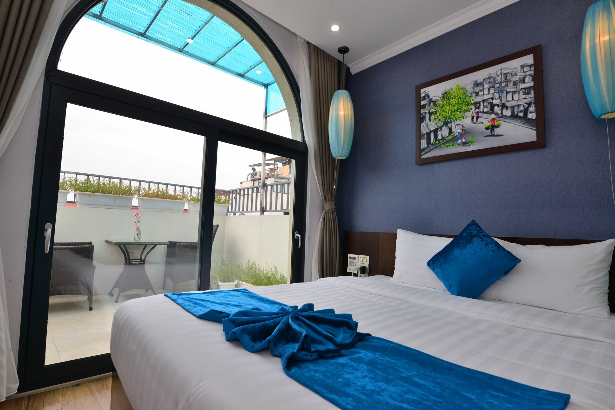 Bella Premier Hotel & Rooftop Skybar Hanoi Exterior photo